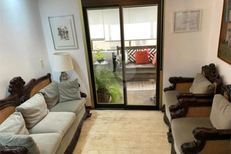 Apartamento à venda com 3 suítes em Granja Julieta, São Paulo, SP