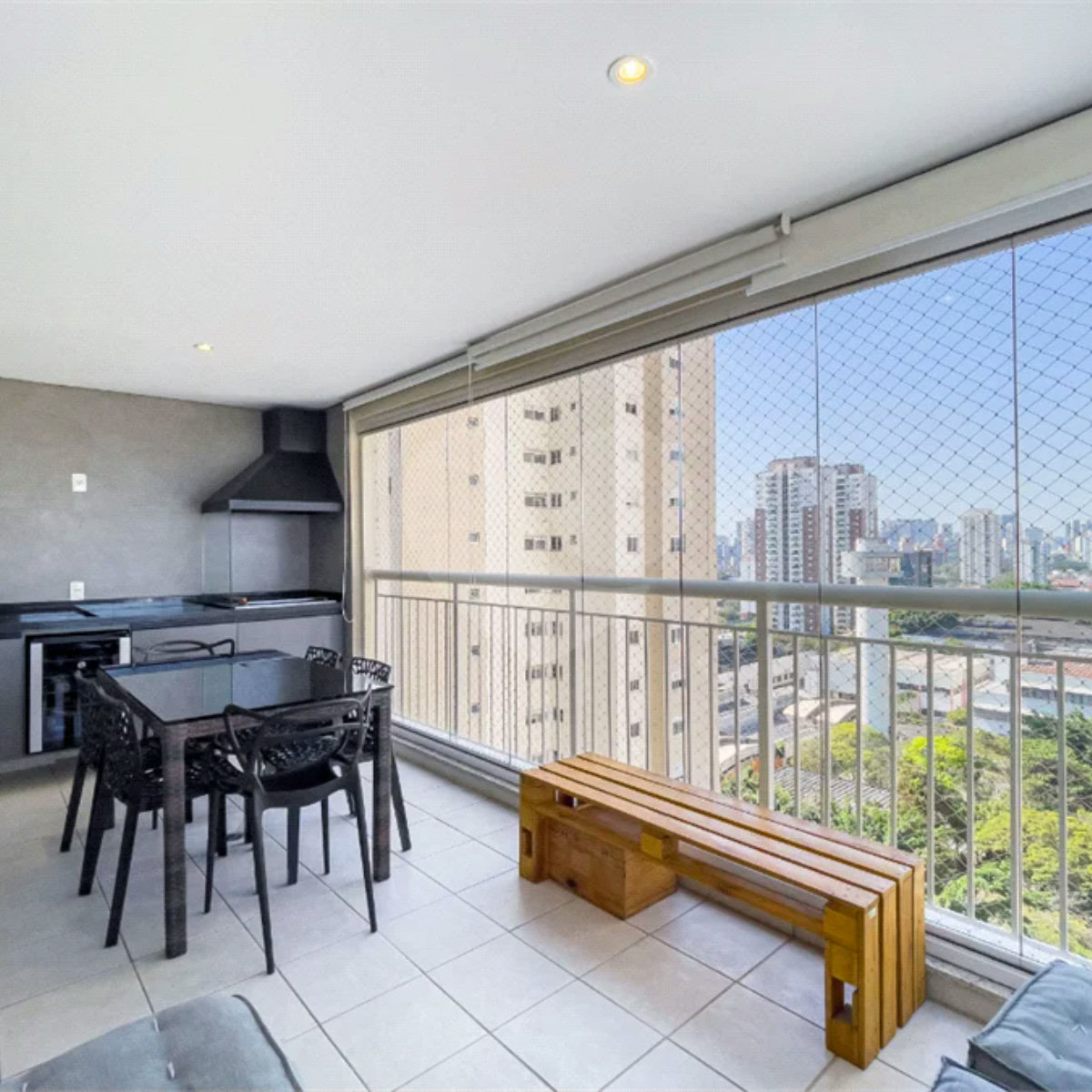 Apartamento à venda com 3 quartos, sendo 1 suíte, em Santo Amaro, São Paulo, SP