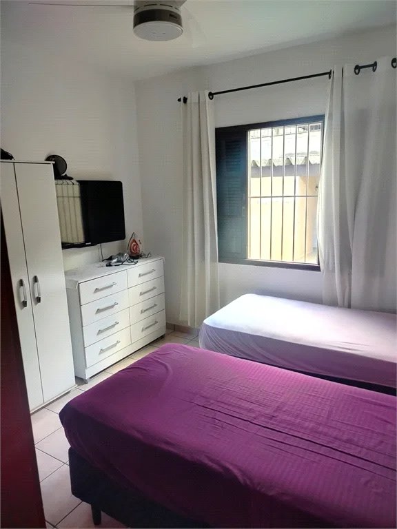 Sobrado à venda com 2 quartos em Jardim Santa Rosa, Taboão da Serra, SP