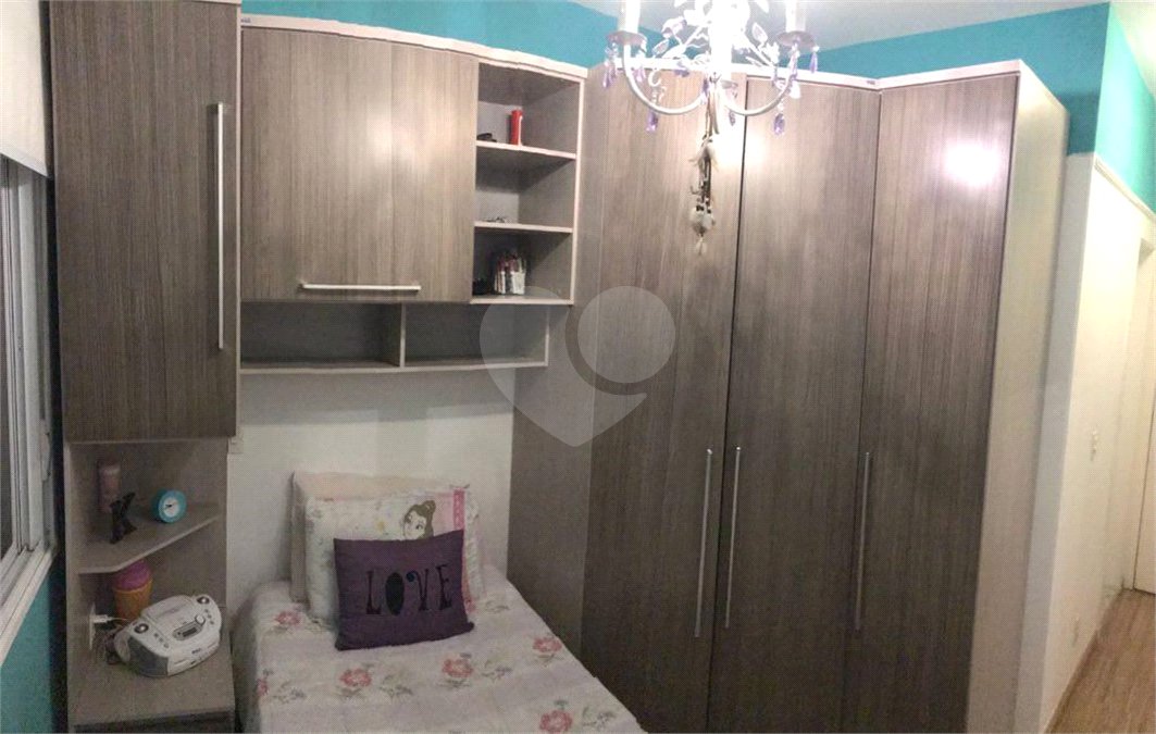 Casa à venda com 4 quartos, sendo 3 suítes,  no condomínio Villa das Flores, Mogi das Cruzes - SP
