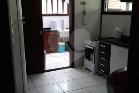 Casa em condomínio à venda com 2 quartos, sendo 1 suíte,  em Portal da Ferradura, Armação dos Búzios, RJ