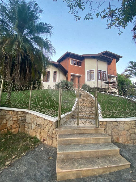 Casa à venda com 3 quartos, sendo 4 suítes,  no condomínio Estância Marambaia, Vinhedo - SP