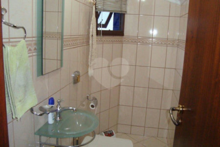 Sobrado à venda com 4 quartos, sendo 2 suítes, em Santa Teresinha, São Paulo, SP