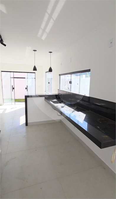 Casa à venda com 3 quartos, sendo 2 suítes, em Guriri, Cabo Frio, RJ
