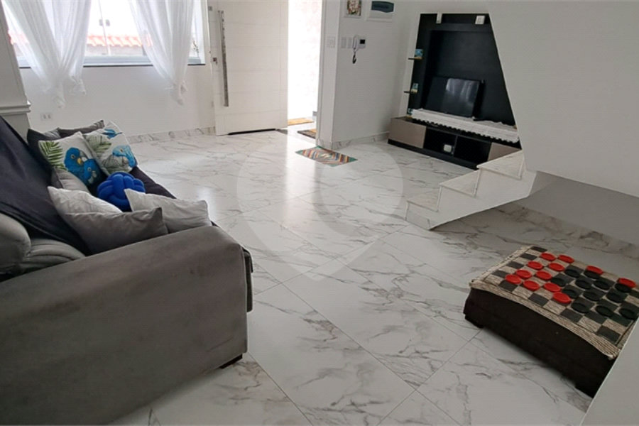 Sobrado à venda com 4 quartos, sendo 1 suíte, em Tremembé, São Paulo, SP