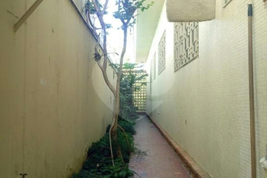 Casa à venda com 5 quartos, sendo 2 suítes, em Santana, São Paulo, SP