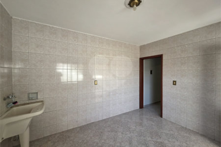 Casa à venda com 4 quartos, sendo 2 suítes,  em Vila Espírito Santo, Sorocaba, SP