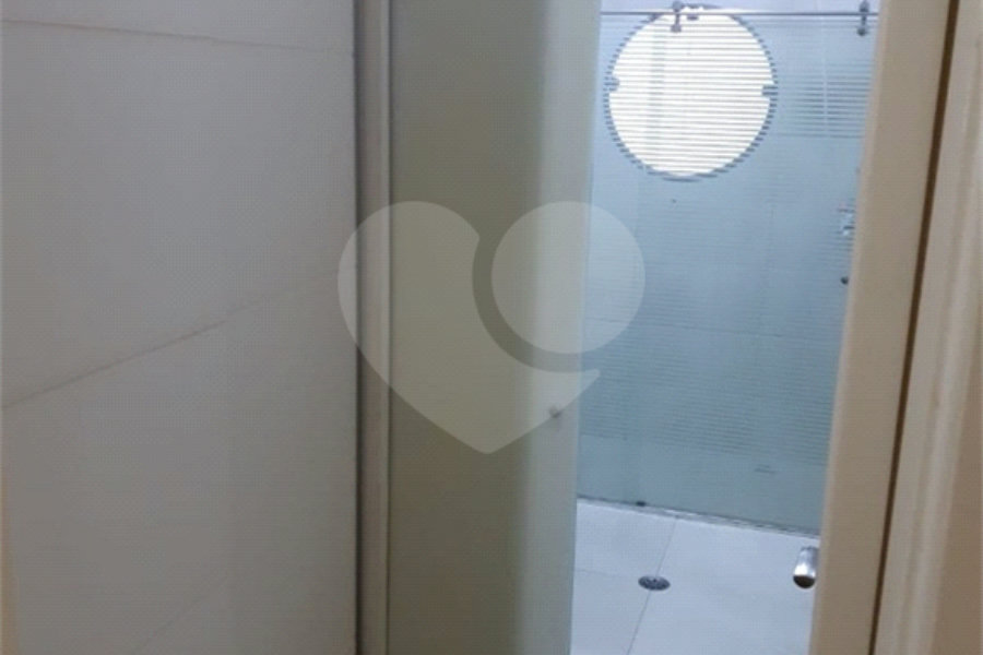 Sobrado à venda com 3 quartos, sendo 2 suítes, em Vila Paulicéia, São Paulo, SP