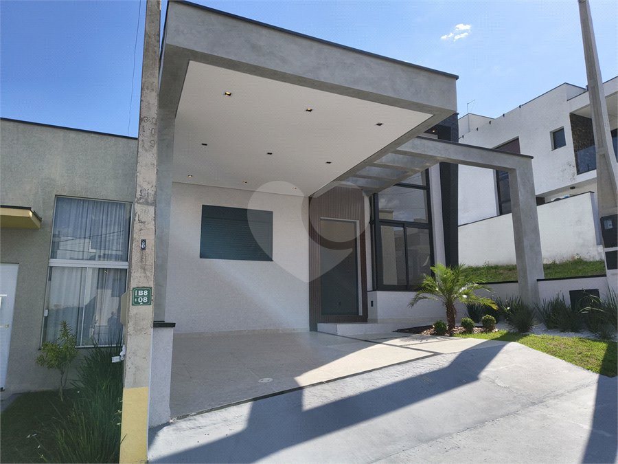 Casa à venda com 3 quartos, sendo 1 suíte,  no condomínio Horto Florestal Villagio, Sorocaba - SP