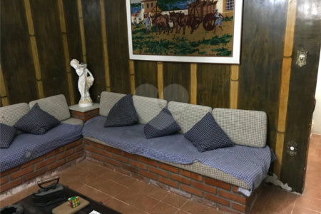 Chácara à venda com 4 quartos, sendo 1 suíte,  em Monterrey, Louveira, SP