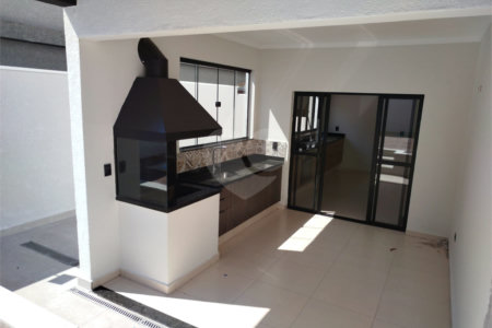 Sobrado à venda ou para alugar com 3 quartos, sendo 1 suíte, em Jardim do Lago, Atibaia, SP