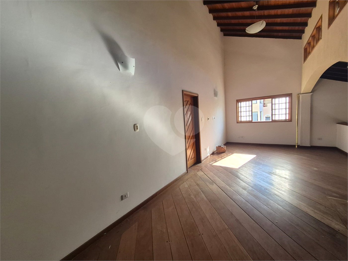 Casa à venda com 4 suítes no condomínio Alpes da Cantareira, Mairiporã - SP
