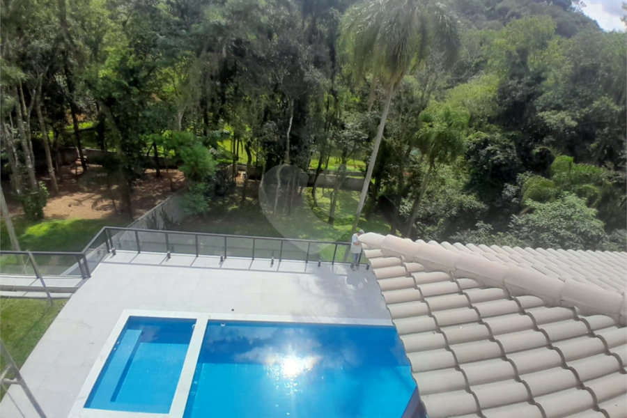 Casa à venda ou para alugar com 3 suítes no condomínio Sausalito, Mairiporã - SP