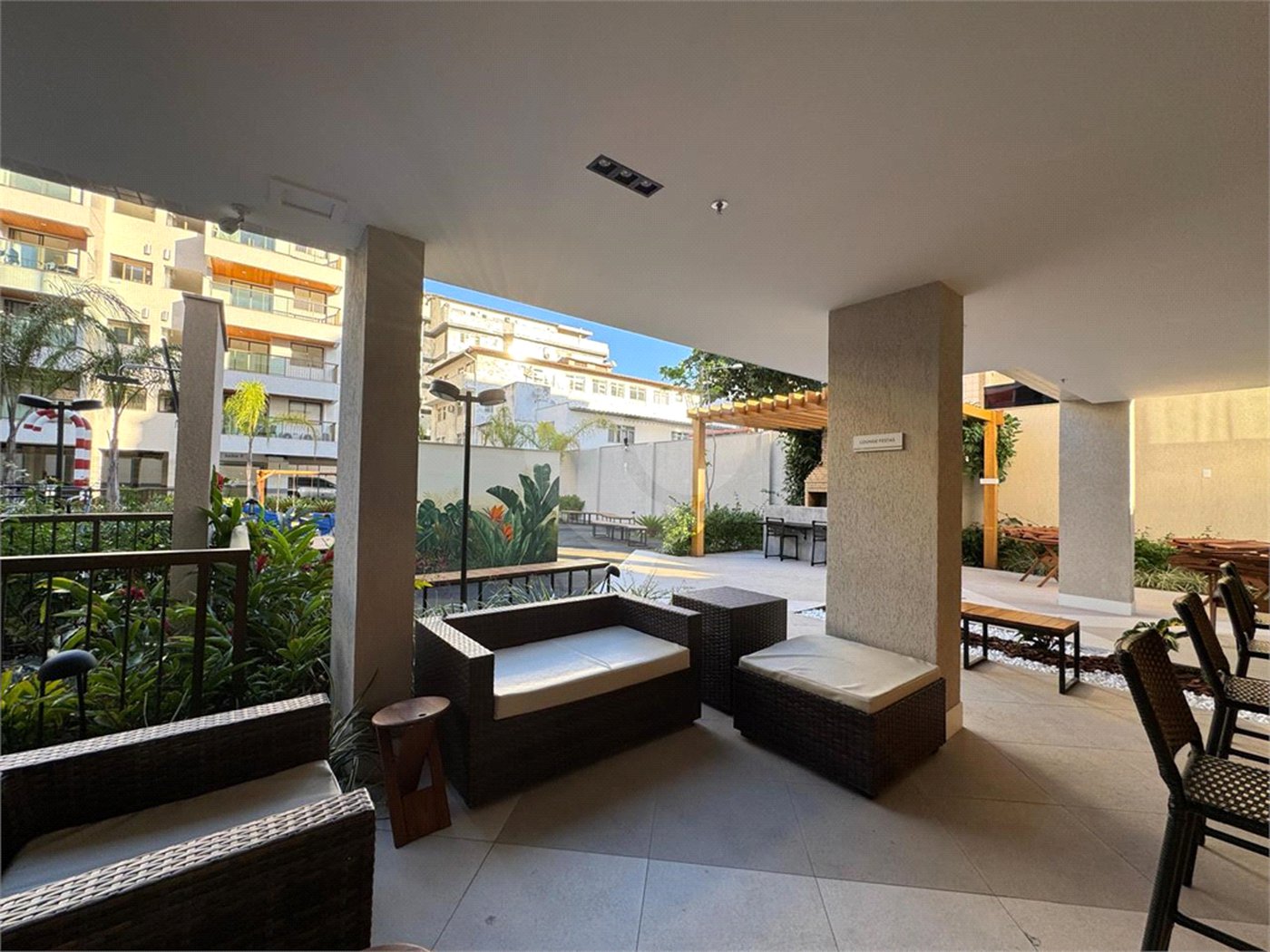 Apartamento à venda com 3 quartos, sendo 1 suíte, em Vila Nova, Cabo Frio, RJ