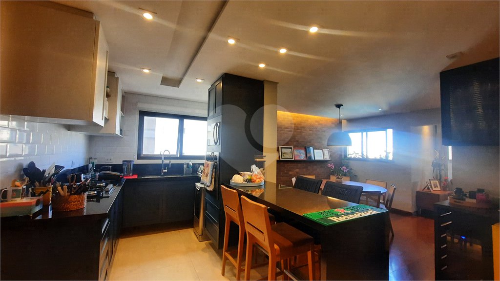 Apartamento à venda com 4 quartos, sendo 2 suítes, em Morumbi, São Paulo, SP