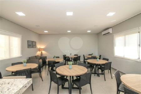 Apartamento com 2 dormitórios.