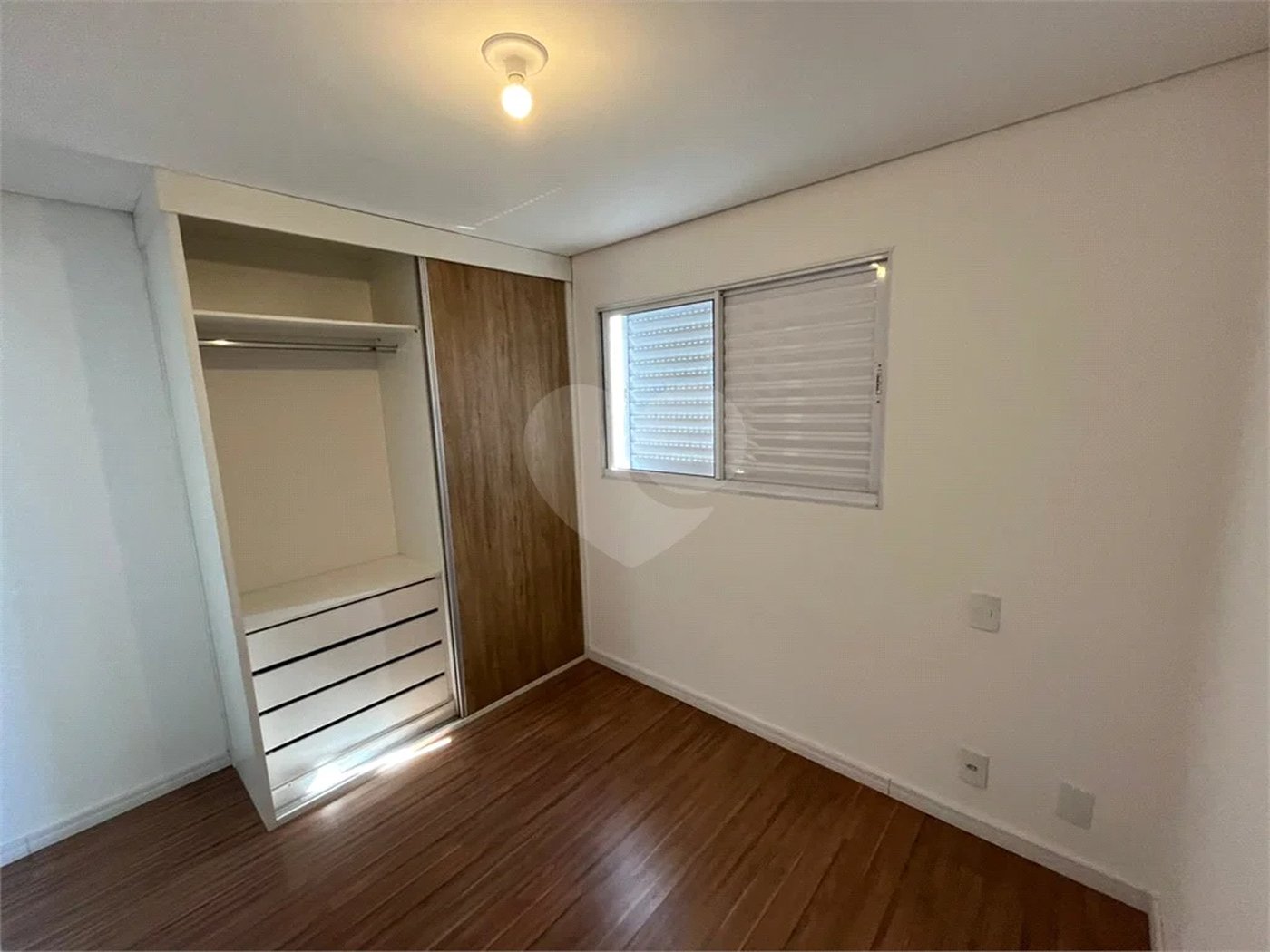 Apartamento à venda com 2 dormitórios e 1 suíte no 13 andar!
