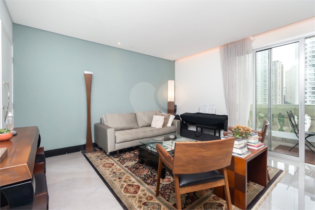 Apartamento à venda com 2 quartos, sendo 1 suíte, em Campo Belo, São Paulo, SP