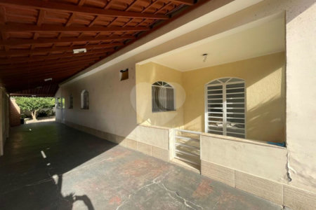 Casa à venda com 4 quartos em Santa Cruz, Rio de Janeiro, RJ