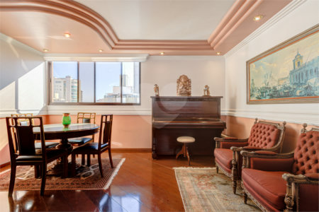 Apartamento à venda com 4 suítes em Moema, São Paulo, SP