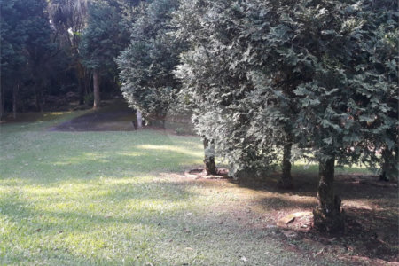 Chácara à venda com 3 quartos, sendo 2 suítes,  no Centro (canguera), São Roque, SP