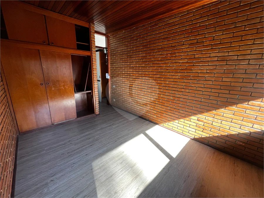 Sobrado à venda com 3 quartos, sendo 1 suíte, em Rolinópolis, São Paulo, SP