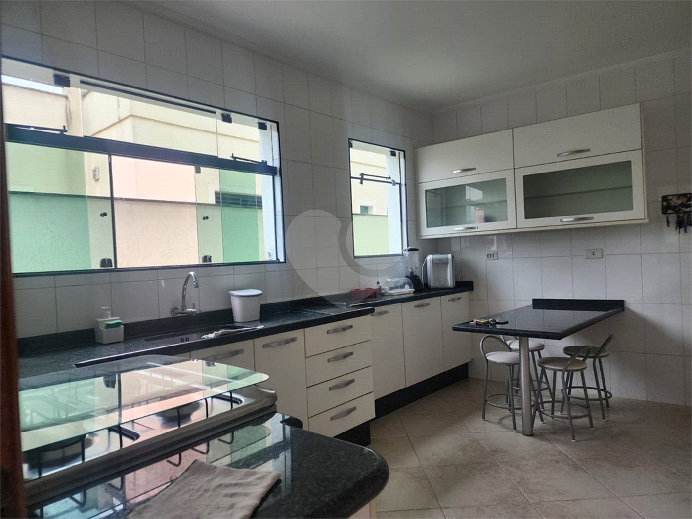 Sobrado à venda com 3 quartos, sendo 1 suíte, em Vila Paulicéia, São Paulo, SP