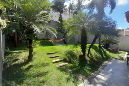 Casa à venda com 3 quartos, sendo 1 suíte, no condomínio Residencial Itatiba Country Club, Itatiba - SP