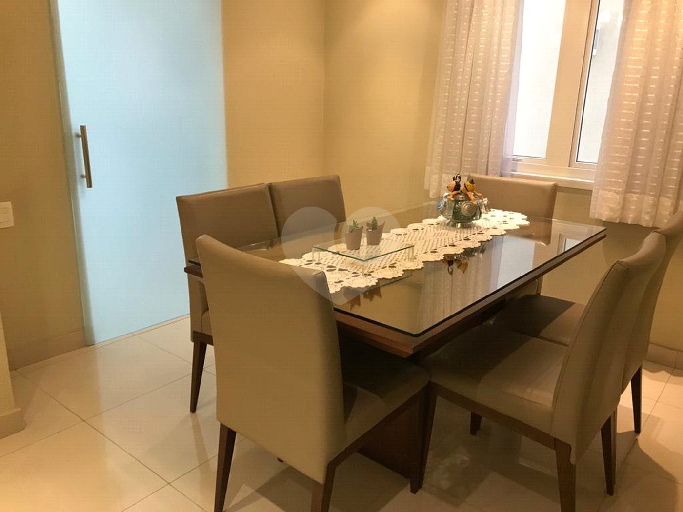 Casa à venda com 2 suítes no condomínio Vilagio Viccino, São Paulo - SP