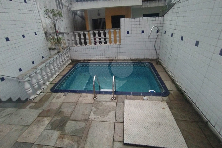 Sobrado à venda com 3 quartos, sendo 1 suíte, em Santa Teresinha, São Paulo, SP
