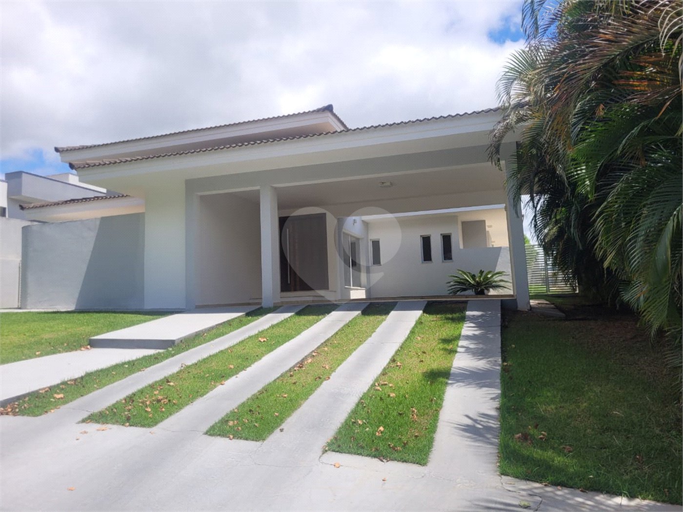 Casa à venda com 3 suítes no condomínio Village Saint Charbel, Araçoiaba da Serra - SP