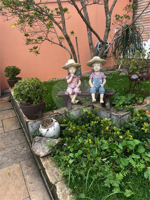 Sobrado à venda com 4 quartos, sendo 1 suíte,  em Jardim Leonor Mendes de Barros, São Paulo, SP