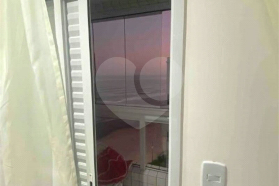 Duplex à venda com 3 suítes em Caiçara, Praia Grande, SP