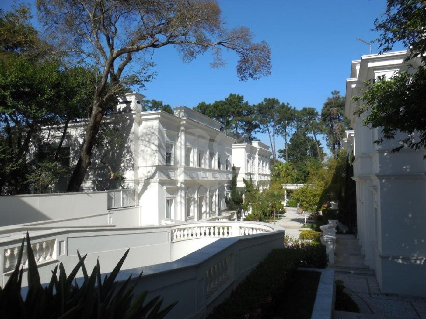 Casa à venda ou para alugar com 4 suítes no condomínio Villa Imperial, São Paulo - SP