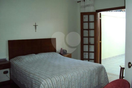 Sobrado à venda com 4 quartos, sendo 2 suítes, em Jardim Peri Peri, São Paulo, SP