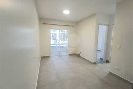 Apartamento à venda com 2 quartos em Estação, São Roque, SP