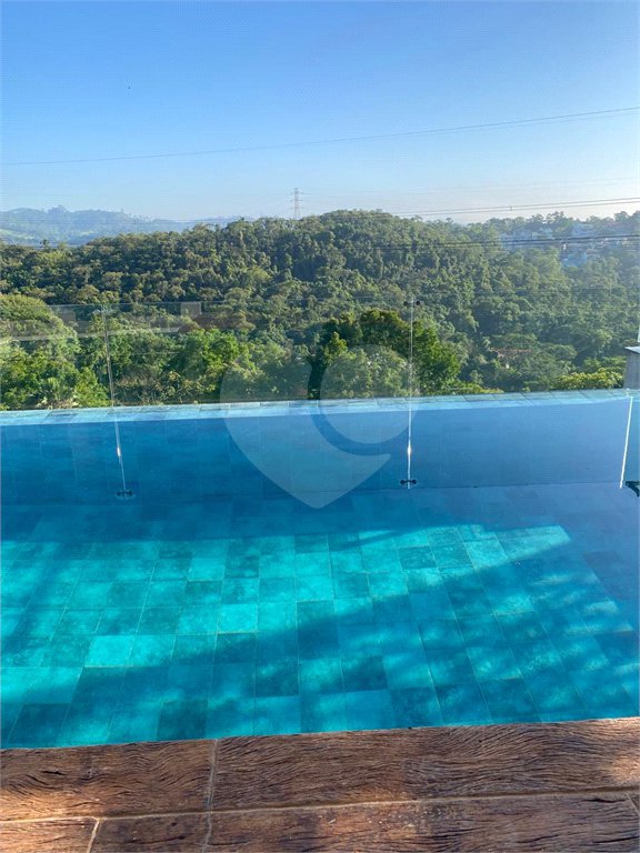 Casa à venda com 3 suítes no condomínio Hills, Arujá - SP