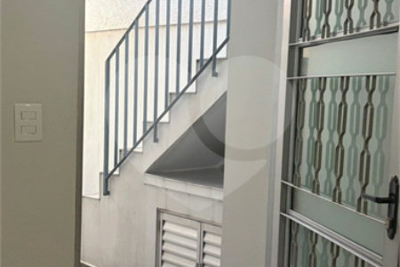 Sobrado à venda com 3 quartos, sendo 2 suítes, em Vila Paulicéia, São Paulo, SP