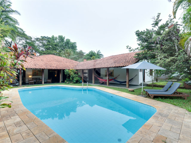 Casa Térrea à venda com 4 quartos, sendo 2 suítes,  em Alto da Boa Vista, São Paulo, SP
