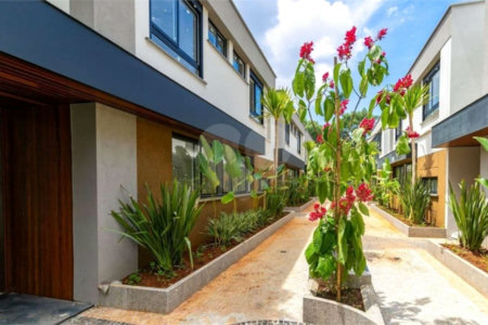 Casa à venda com 4 suítes no condomínio Venezia, São Paulo - SP