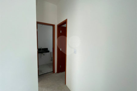 Apartamento à venda com 2 quartos, sendo 1 suíte,  em Parada Inglesa, São Paulo, SP