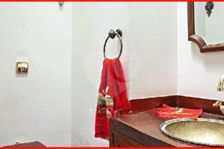 Casa à venda com 3 quartos, sendo 1 suíte, em Pinheiros, São Paulo, SP