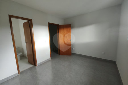 Casa Térrea à venda com 3 suítes em Jardim do Lago, Atibaia, SP