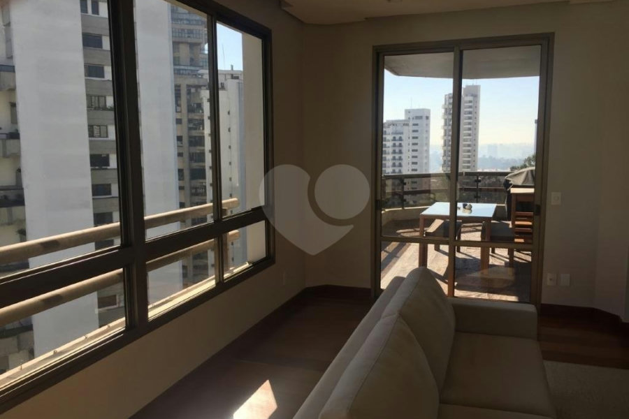 Apartamento à venda ou para alugar com 4 suítes em Morumbi, São Paulo, SP