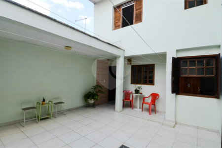 Casa à venda com 4 quartos, sendo 1 suíte, em Jardim Nova Taboão, Guarulhos, SP