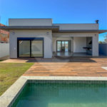 Casa à venda com 3 suítes no condomínio Shamballa 3, Atibaia - SP