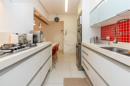 Apartamento à venda com 3 quartos, sendo 1 suíte, em Itaim Bibi, São Paulo, SP