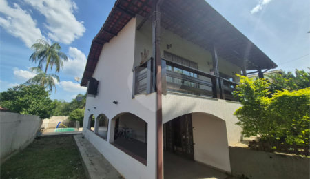 Casa à venda com 4 quartos, sendo 1 suíte,  em Chácara Arantes, Mairiporã, SP