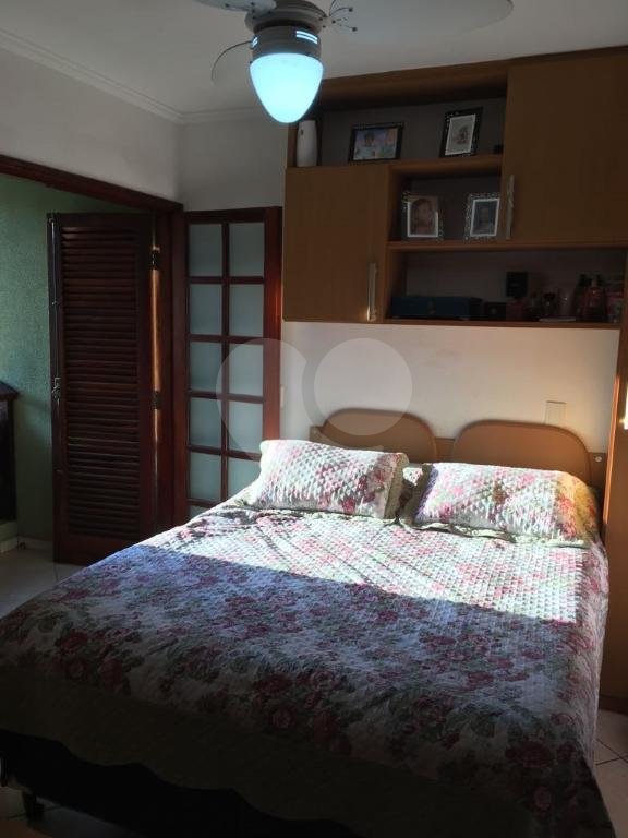 Casa à venda com 3 quartos, sendo 1 suíte, no condomínio Sobrado, São Paulo - SP