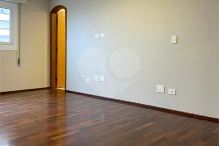 Apartamento à venda com 4 quartos, sendo 2 suítes, em Vila Andrade, São Paulo, SP